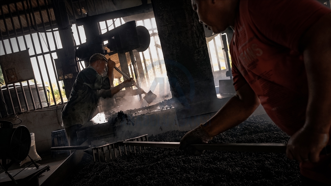 Malaysian coffee factory and 6 decades of traditional roasting