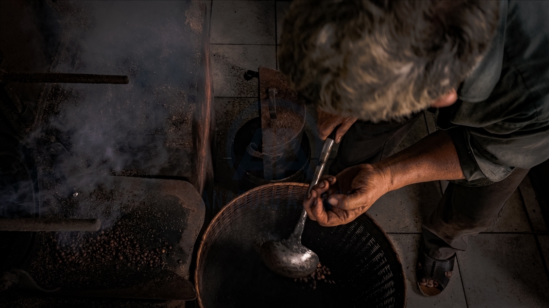 Malaysian coffee factory and 6 decades of traditional roasting