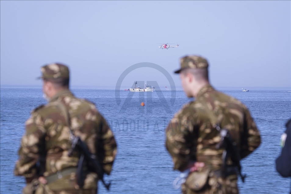 Helikopter militer Aljazair jatuh ke laut
