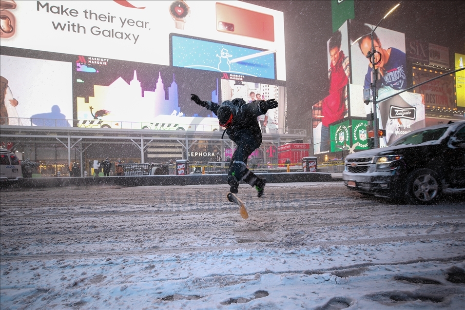 New Yorku mbulohet nga bora