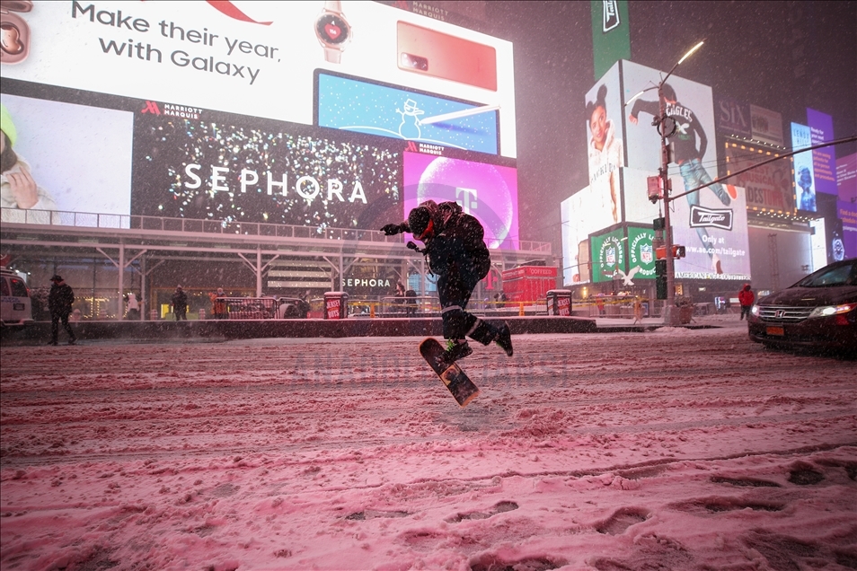 New Yorku mbulohet nga bora