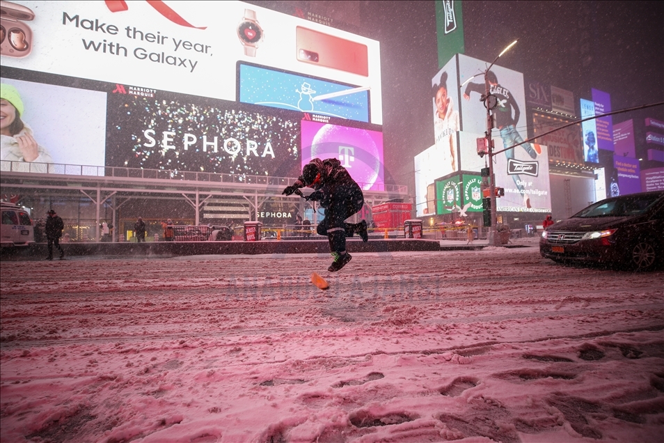 New Yorku mbulohet nga bora
