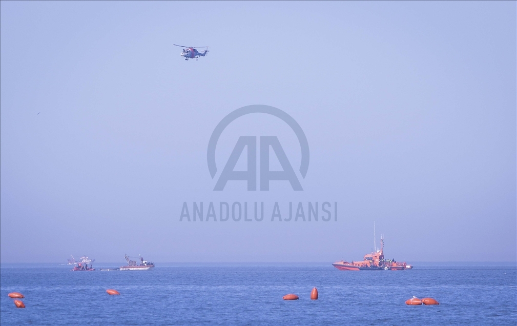 Helikopter militer Aljazair jatuh ke laut