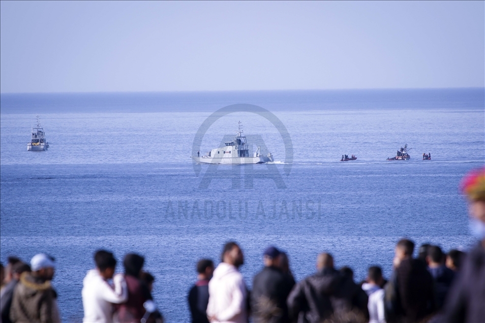Helikopter militer Aljazair jatuh ke laut