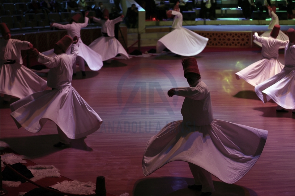 Peringatan upacara ke-747 meninggalnya ulama Sufi Jalaluddin Rumi