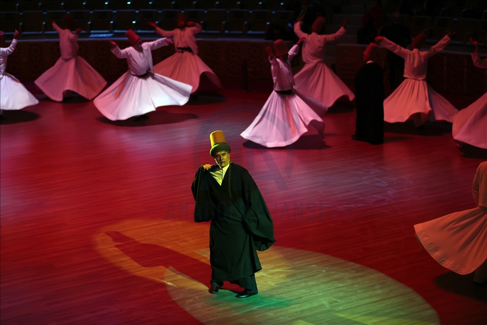 Peringatan upacara ke-747 meninggalnya ulama Sufi Jalaluddin Rumi