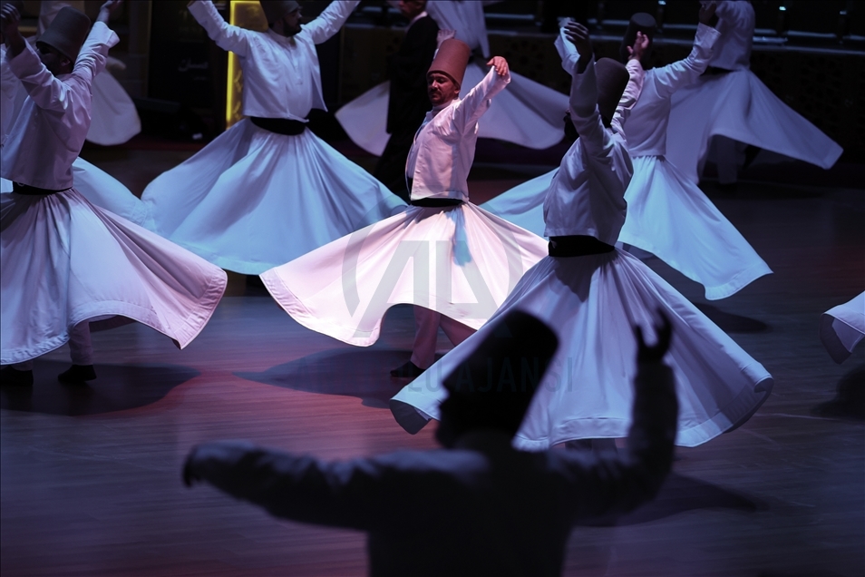 Peringatan upacara ke-747 meninggalnya ulama Sufi Jalaluddin Rumi