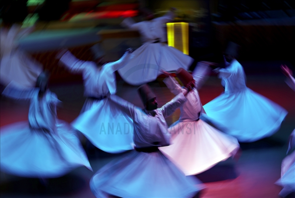 Peringatan upacara ke-747 meninggalnya ulama Sufi Jalaluddin Rumi