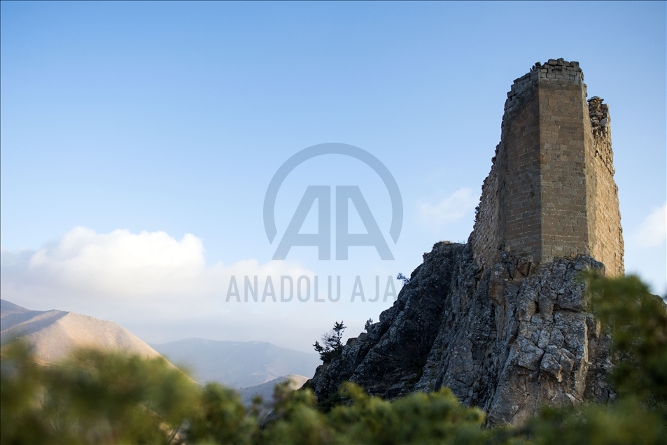 Tarihi Sağman Kalesi fotoğraf tutkunlarının gözdesi oldu