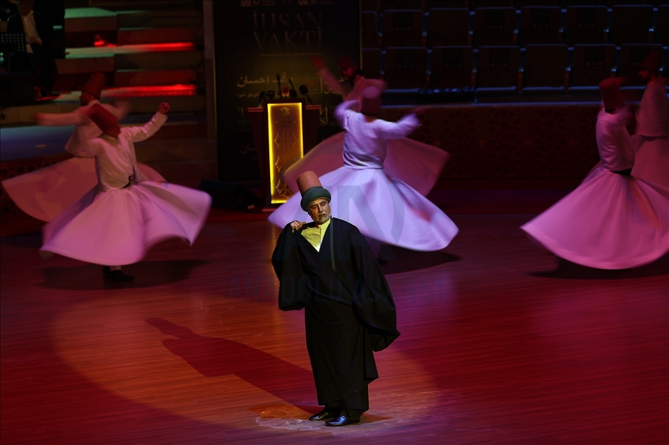 Peringatan upacara ke-747 meninggalnya ulama Sufi Jalaluddin Rumi