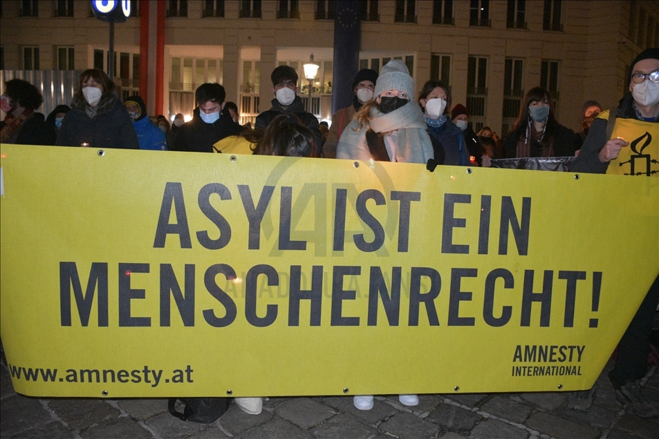 Vjenë, protestë në mbështetje të refugjatëve në kampin Moria të Greqisë