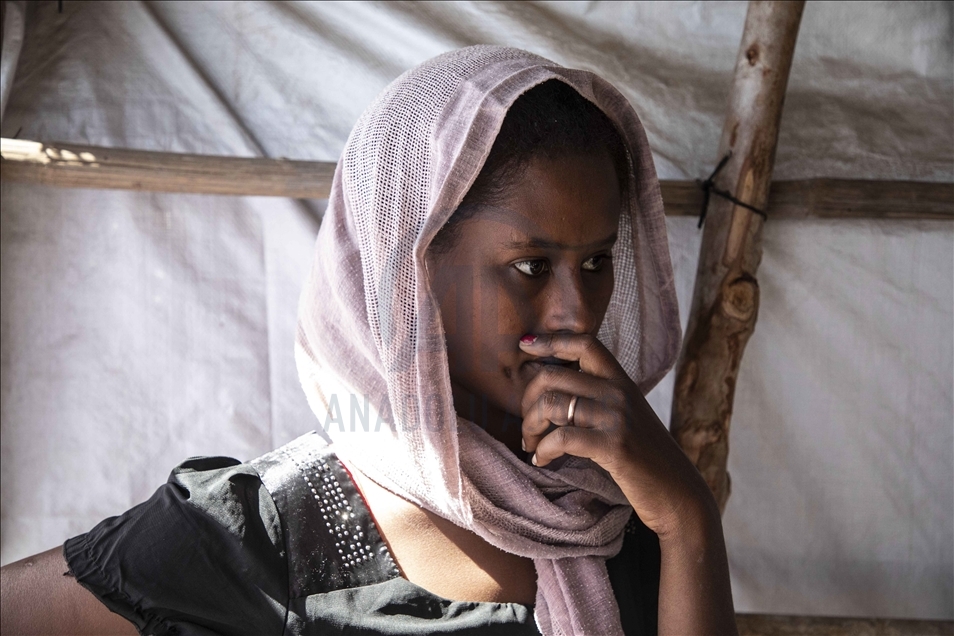 فَرَّقَتهم الحرب في إثيوبيا ويأملون اللقاء في السودان