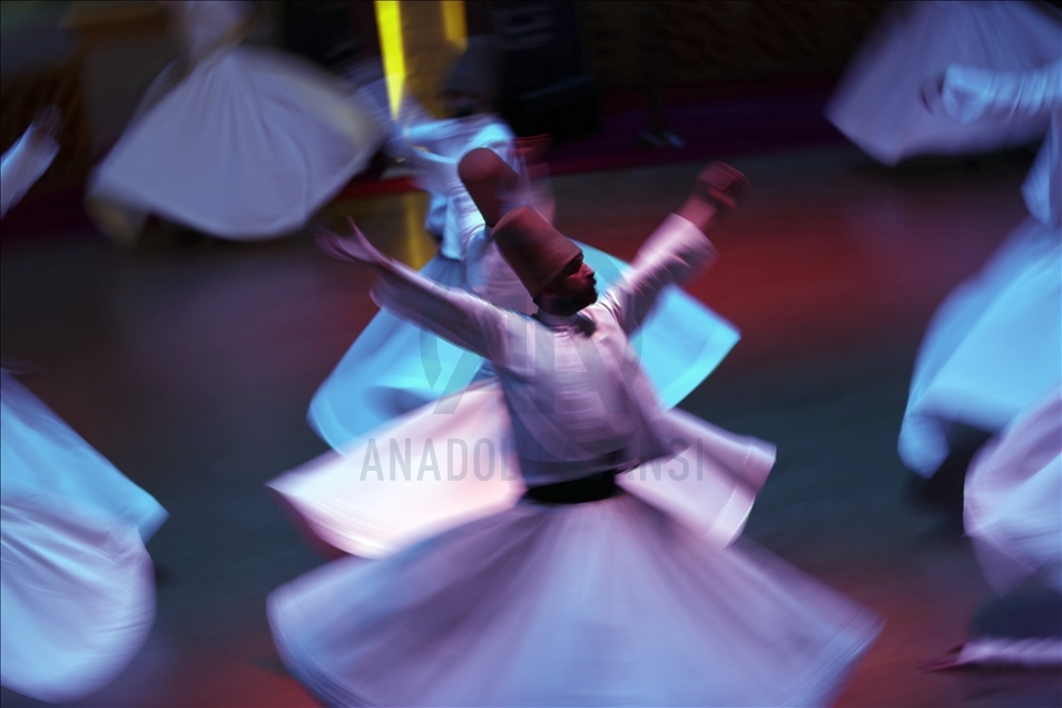 Peringatan upacara ke-747 meninggalnya ulama Sufi Jalaluddin Rumi