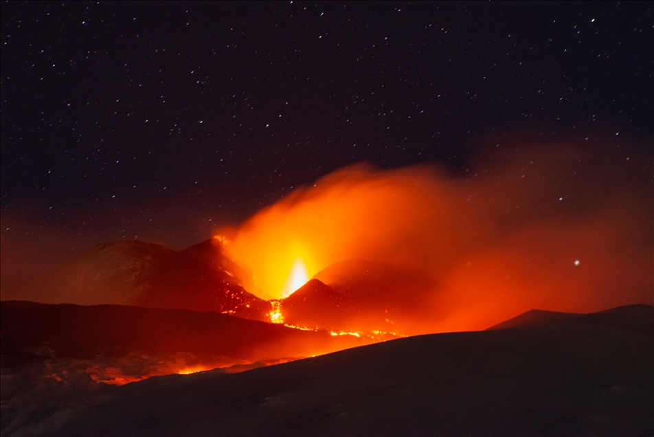 Etna Yanardağı'nda volkanik aktivite