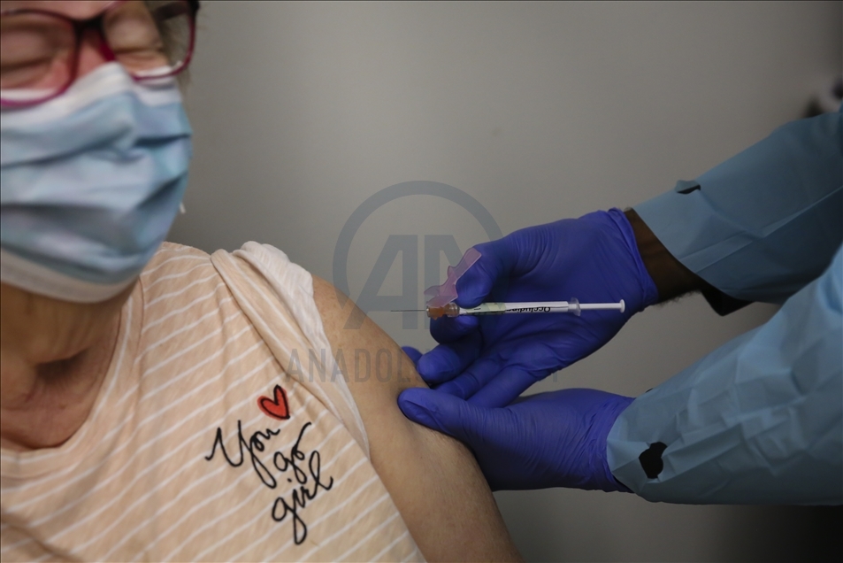 ABD'de Pfizer'in Kovid-19 aşılarının dağıtımına devam ediliyor