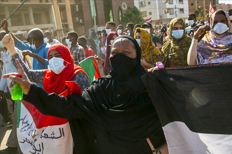 Sudan'da hükümet karşıtı gösteri