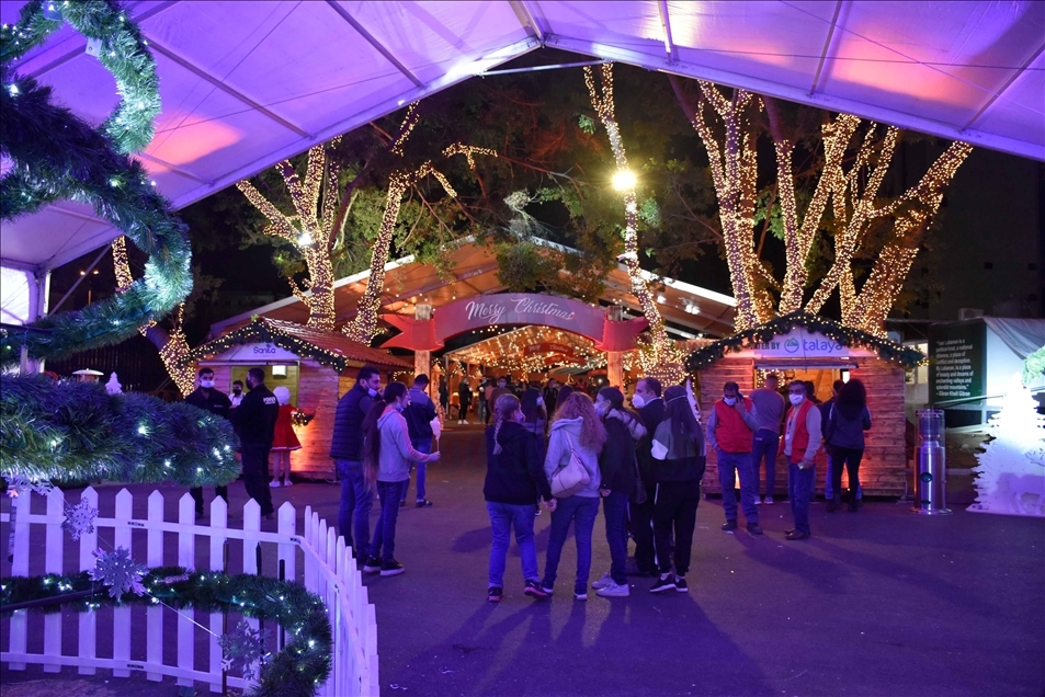 بيروت.. شجرة الميلاد تقطر حزنًا بأول احتفال عقب انفجار المرفأ