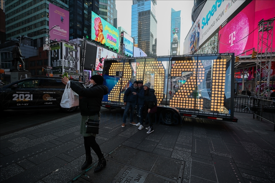 Persiapan tahun baru 2021 di Times Square New York