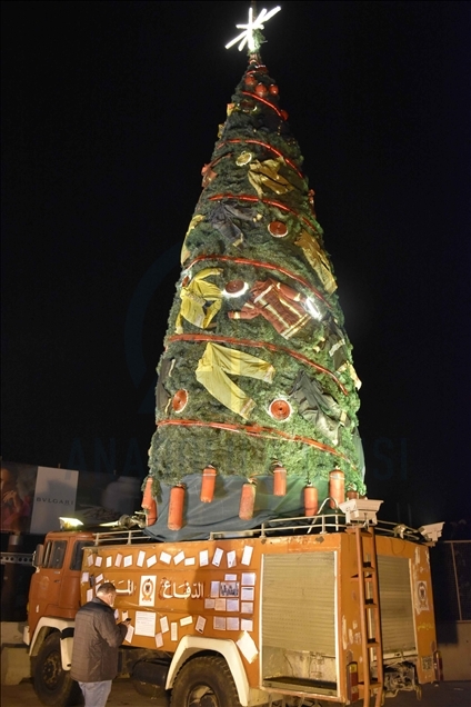 بيروت.. شجرة الميلاد تقطر حزنًا بأول احتفال عقب انفجار المرفأ