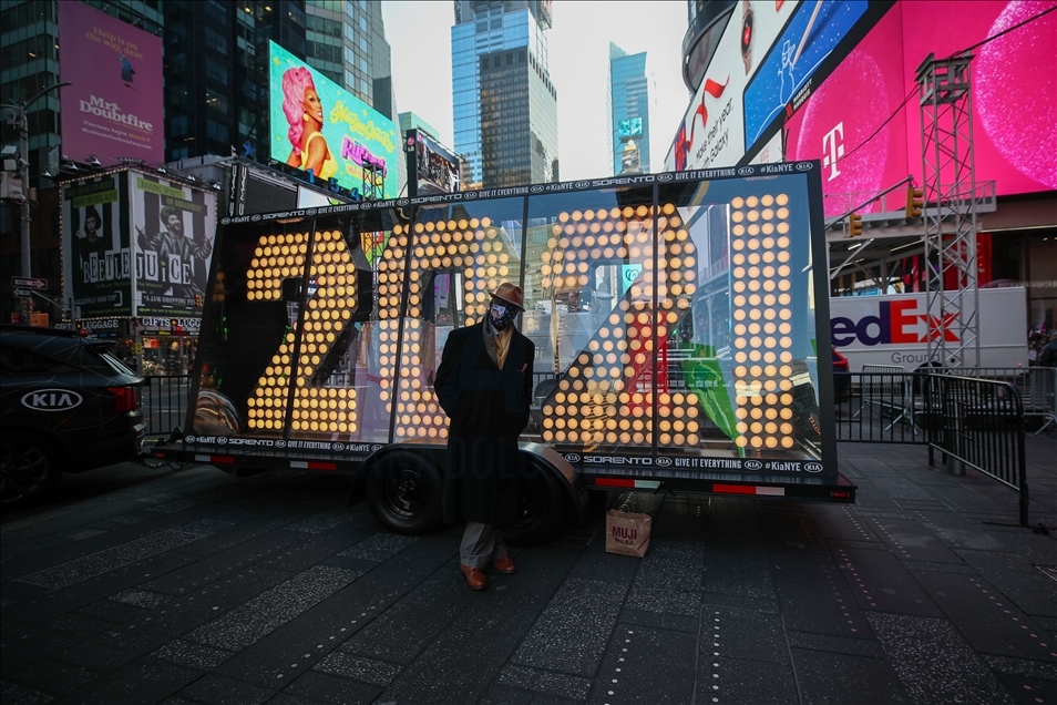 Persiapan tahun baru 2021 di Times Square New York