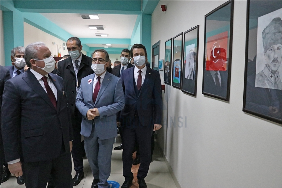 Kryeparlamentari i Turqisë viziton Shkollën Maarif në Tetovë (1)