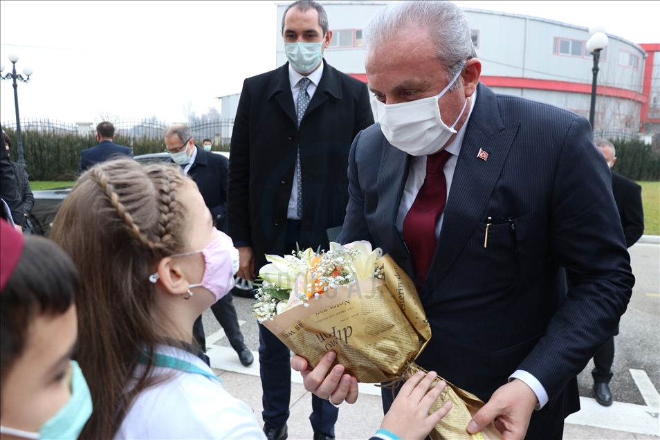 Kryeparlamentari i Turqisë viziton Shkollën Maarif në Tetovë (1)