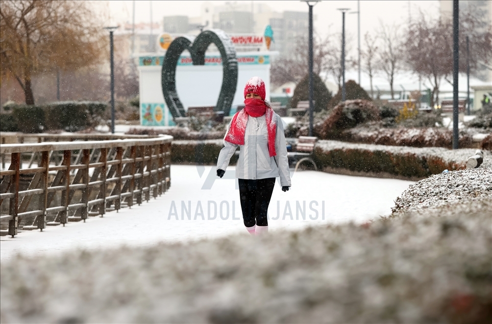 Bora mbuloi kryeqytetin e Turqisë
