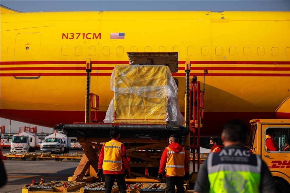 Gelombang pertama pengiriman vaksin Pfizer-BioNTech ke Meksiko