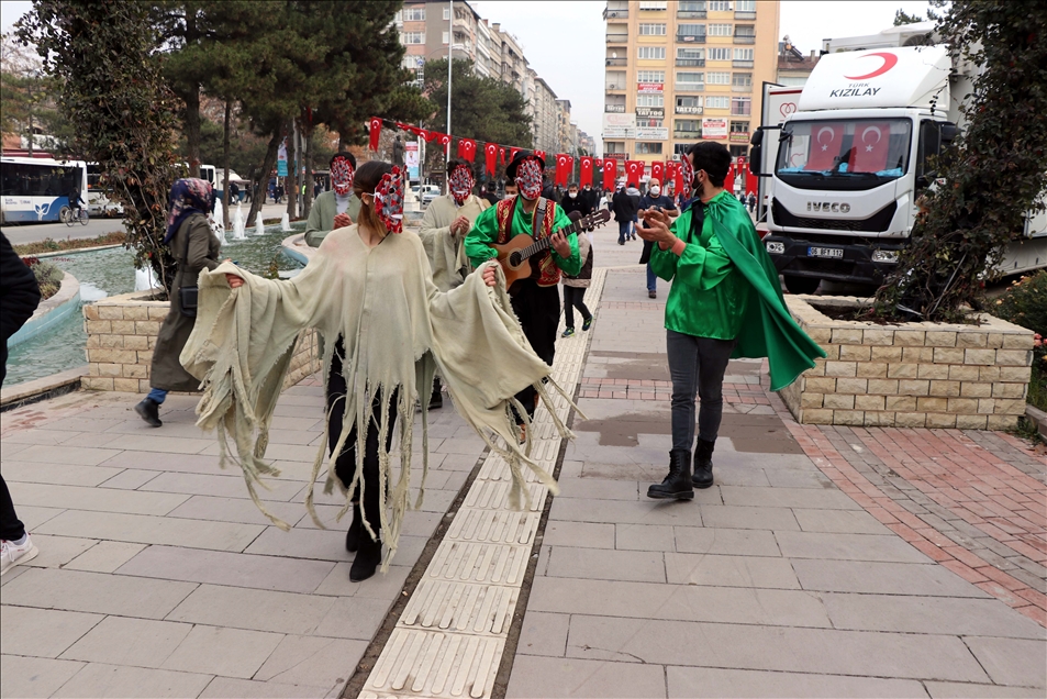 A theater in Turkey creates awareness on pandemic