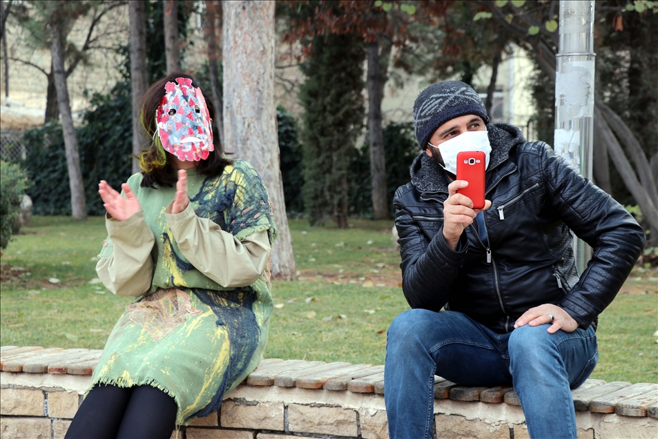 A theater in Turkey creates awareness on pandemic