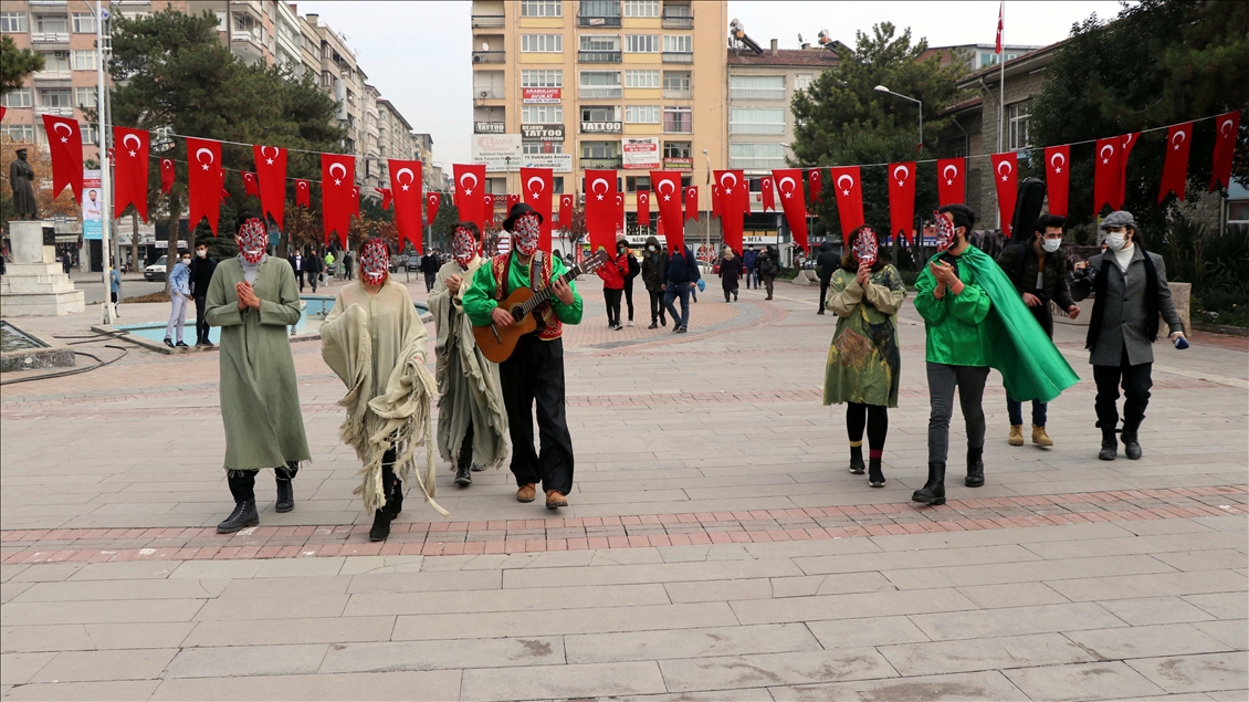 A theater in Turkey creates awareness on pandemic