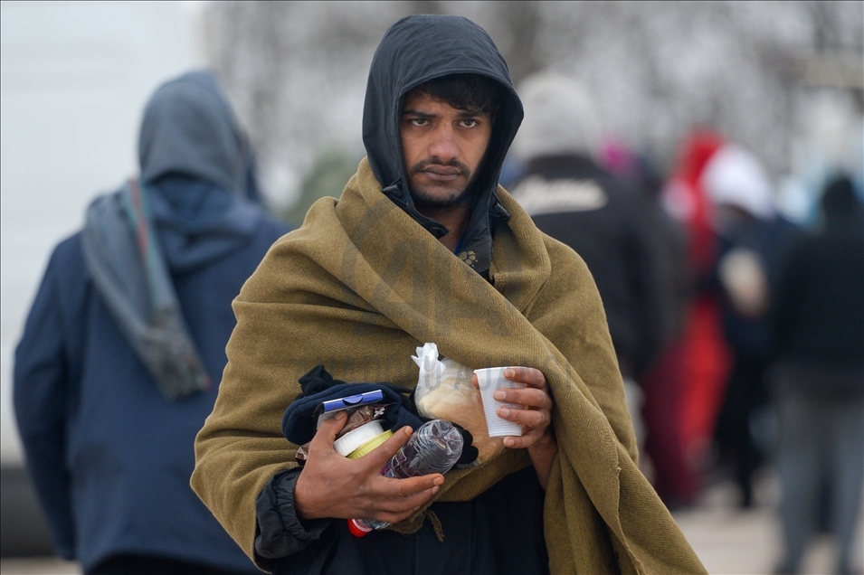 Bosna Hersek'teki göçmenler ağır kış şartlarında yaşam mücadelesi veriyor