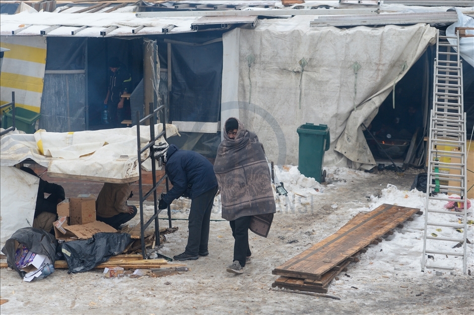 Stanje na lokalitetu "Lipa" veoma loše: Uslovi u kojim borave migranti katastrofalni 
