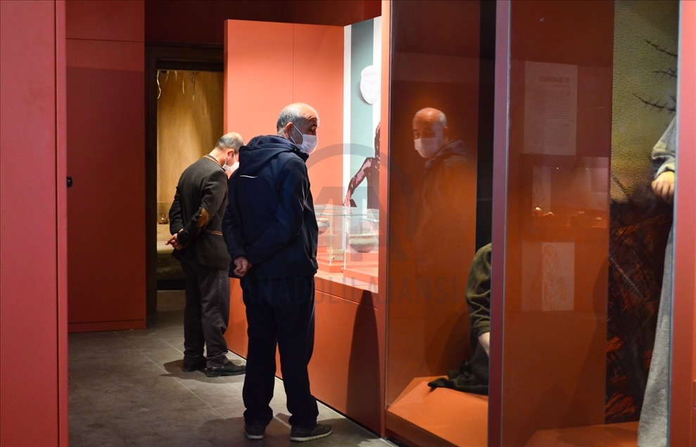 Mersin'de müzeye dönüştürülen eski adliye binası tarihe ışık tutuyor