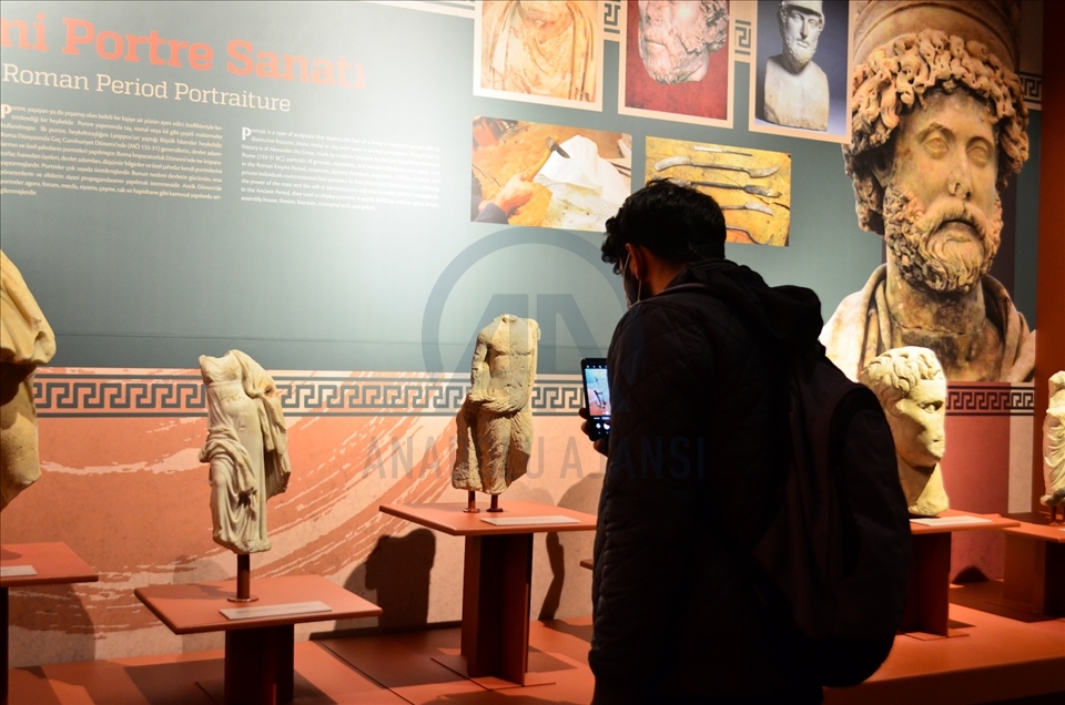 Mersin'de müzeye dönüştürülen eski adliye binası tarihe ışık tutuyor