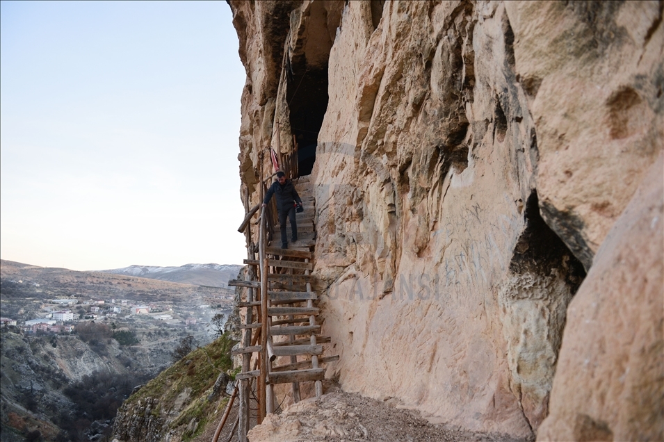 Tunceli'nin kaya odaları turizme kazandırılacak