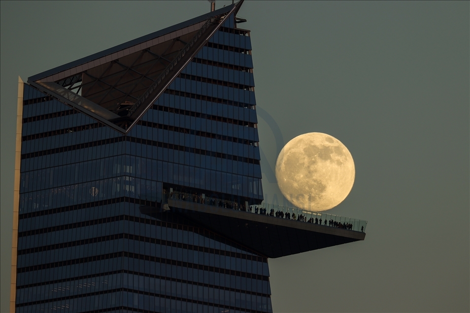 Full Moon over the Edge in NYC
