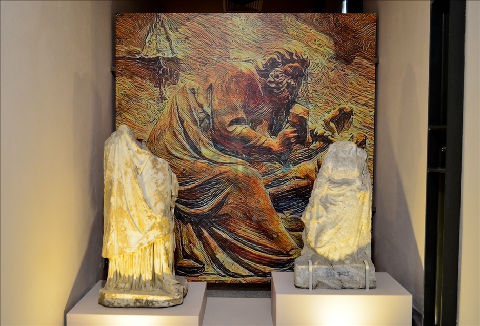 Mersin'de müzeye dönüştürülen eski adliye binası tarihe ışık tutuyor