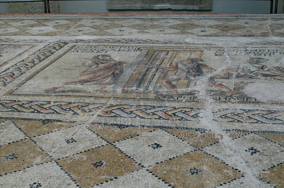 Mersin'de müzeye dönüştürülen eski adliye binası tarihe ışık tutuyor