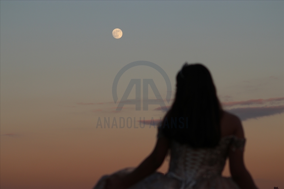 Así se ve la luna llena desde Nueva York, EEUU
