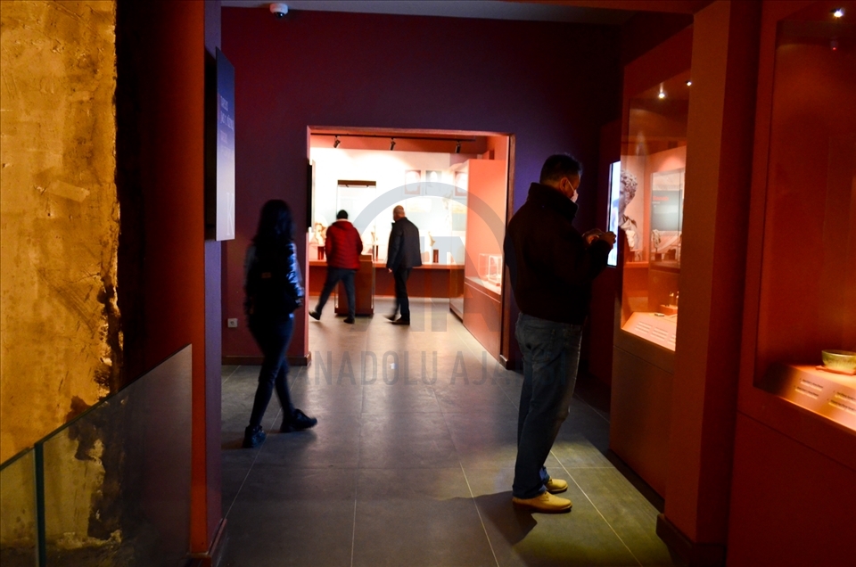 Mersin'de müzeye dönüştürülen eski adliye binası tarihe ışık tutuyor