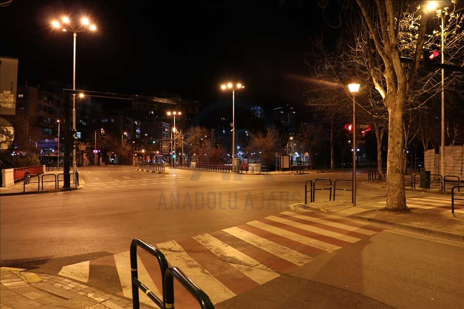 Мерки против коронавирус, празни улици на Тирана