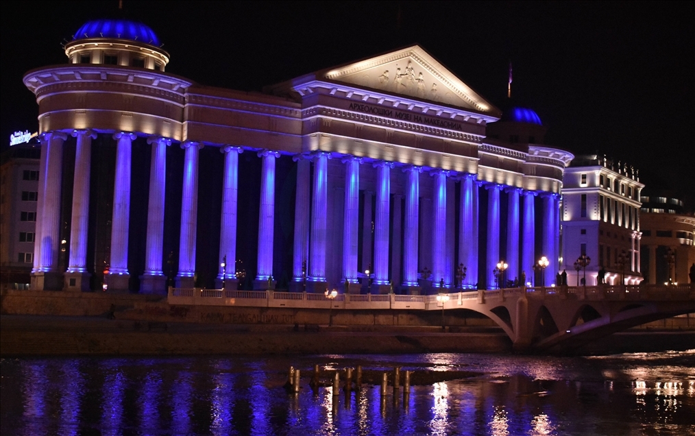 Shkup, me rastin e Ditës Botërore të Fëmijëve institucionet ndriçohen me ngjyrë të kaltër