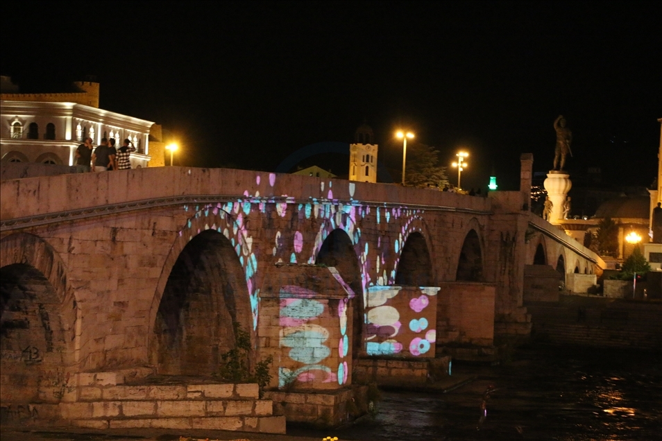 Shkup, fillon Festivali Ndërkombëtar i Artit të Dritës