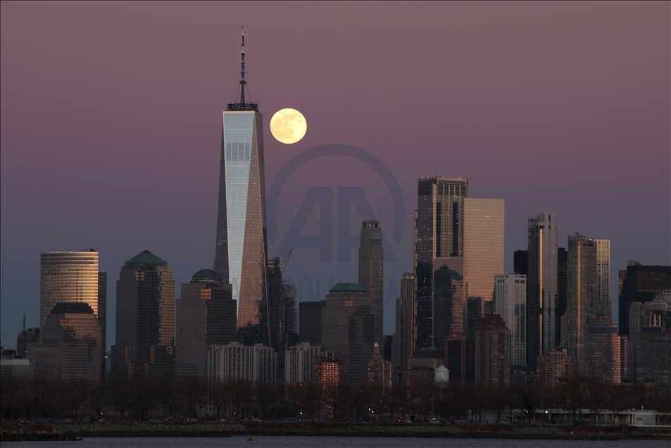 Last Full Moon of 2020 in NYC - Anadolu Agency