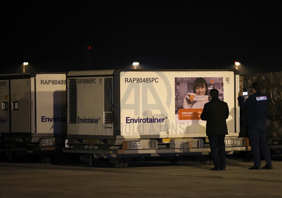 First batch of COVID-19 vaccines arrives in Turkey