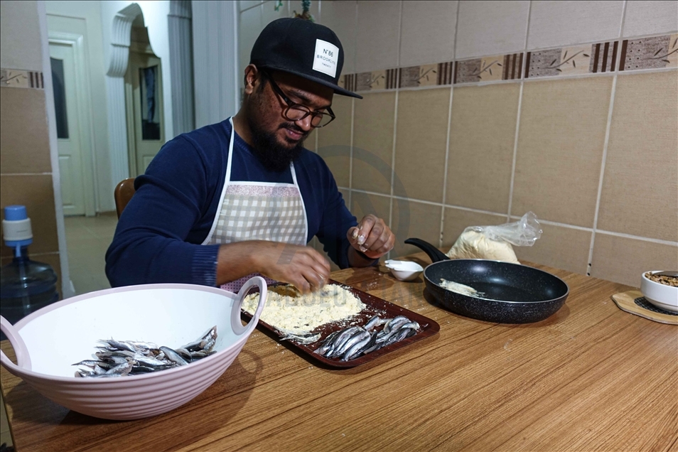 النيبالي "أنصاري".. من الهندسة إلى روائع المطبخ التركي