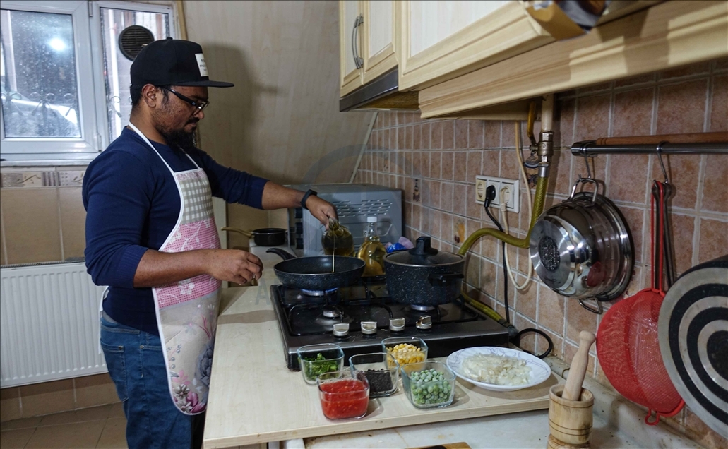 النيبالي "أنصاري".. من الهندسة إلى روائع المطبخ التركي