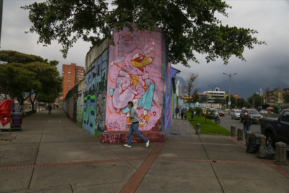 Con diferentes murales, colectivo de artistas de Colombia agradece a los trabajadores de la salud en Bogotá