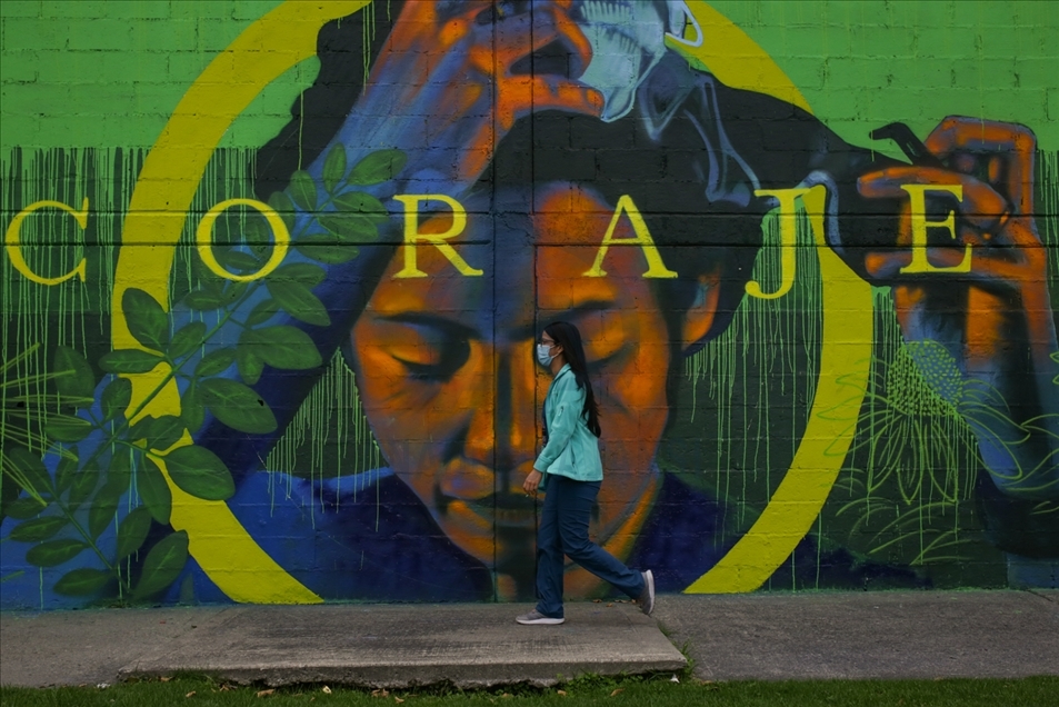 Con diferentes murales, colectivo de artistas de Colombia agradece a los trabajadores de la salud en Bogotá